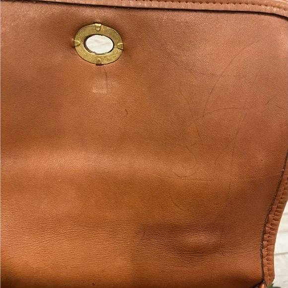 SOLD🎉🎉Vintage Coach bag #9870 - Picture 9 of 12